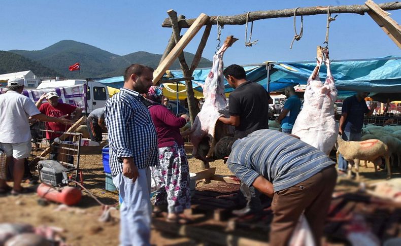 İzmir'de kurban kesim yerleri yetersiz kaldı