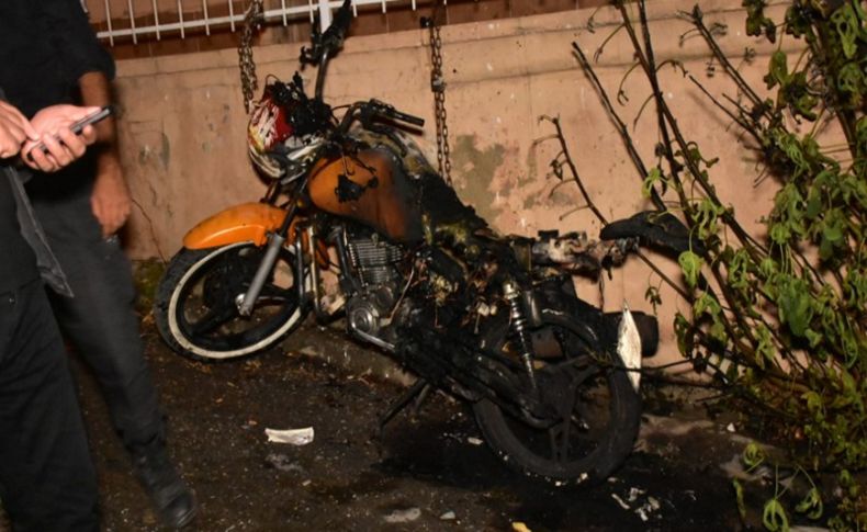 İzmir'de motosiklet kundaklandı