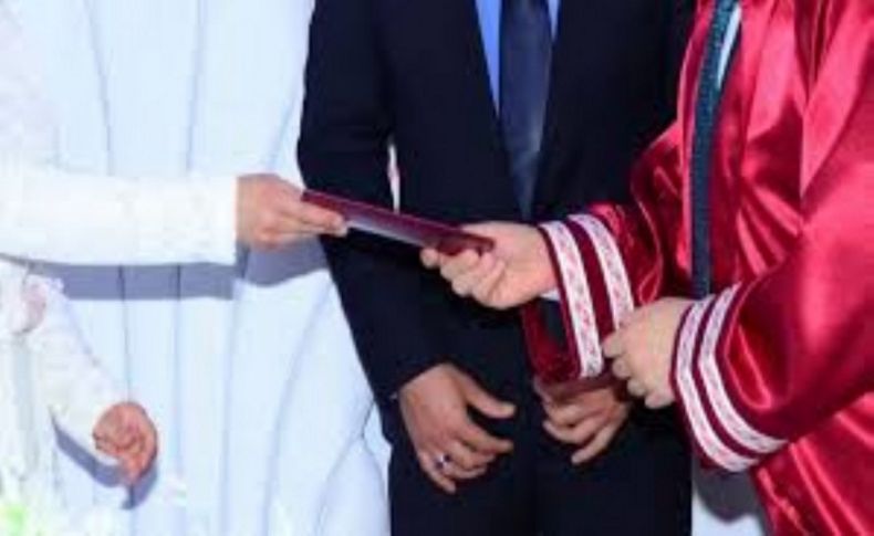 İzmir'de müftünün kıydığı ilk resmi nikah
