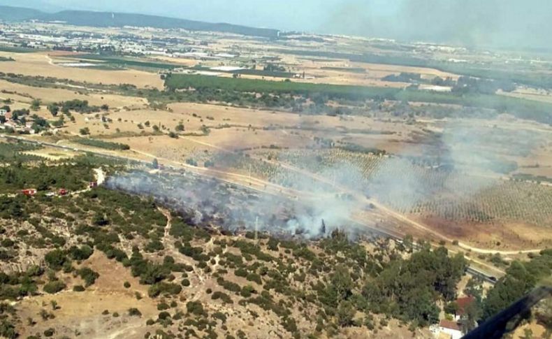 İzmir'de ormanlık alanda çıkan yangın büyümeden söndürüldü