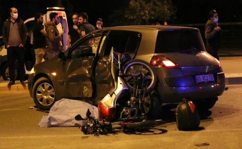 İzmir'de otomobille motosiklet çarpıştı: 1 ölü, 1 yaralı