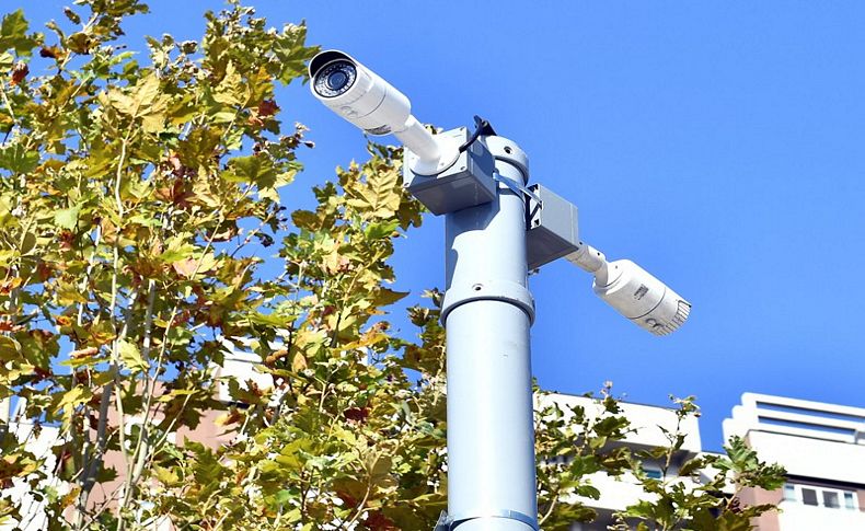 İzmir’de parklardaki hırsızlığa karşı kameralı önlem