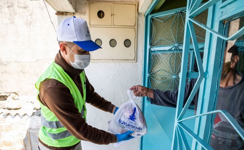 İzmir'de 430 bin kişilik iftar sofrası