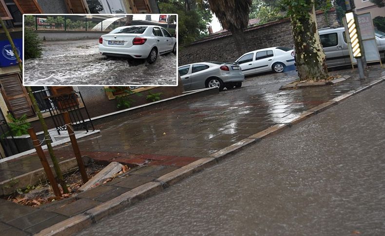 İzmir'i sağanak vurdu