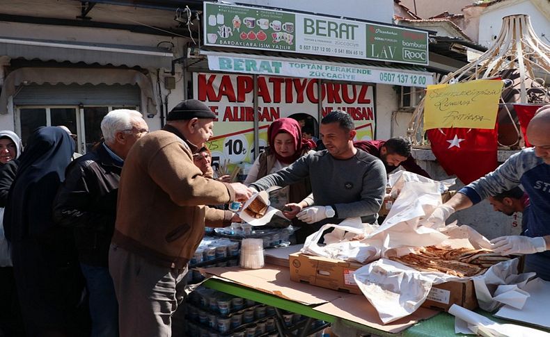 İzmir'de şehitler için hayır etkinlikleri düzenlendi