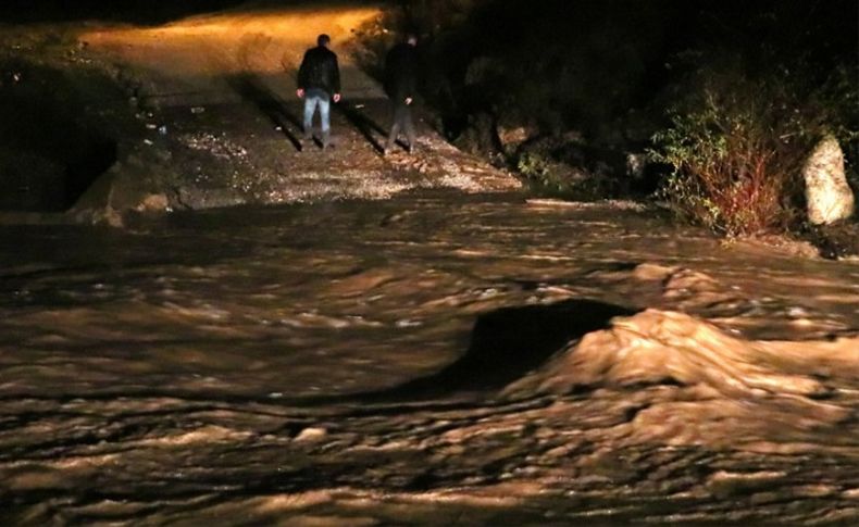 Menderes'ten acı haber geldi! Sele kapılan 2 kişinin cansız bedenine ulaşıldı