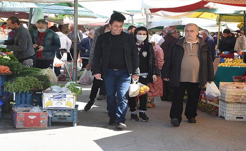 İzmir’de semt pazarları eskisi gibi!