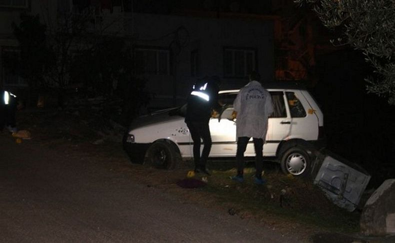 İzmir'de seyir halindeki araca pompalı saldırı!