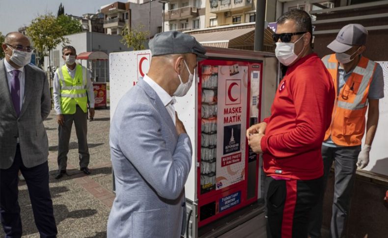 İzmir’de şimdi de seyyar maskematik