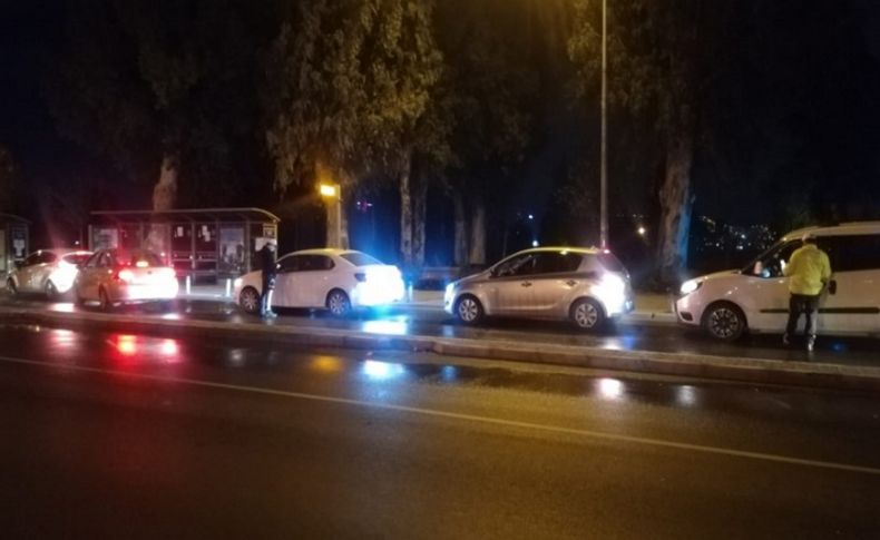 İzmir'de trafik denetiminde 17 kişiye 53 bin 550 lira ceza kesildi