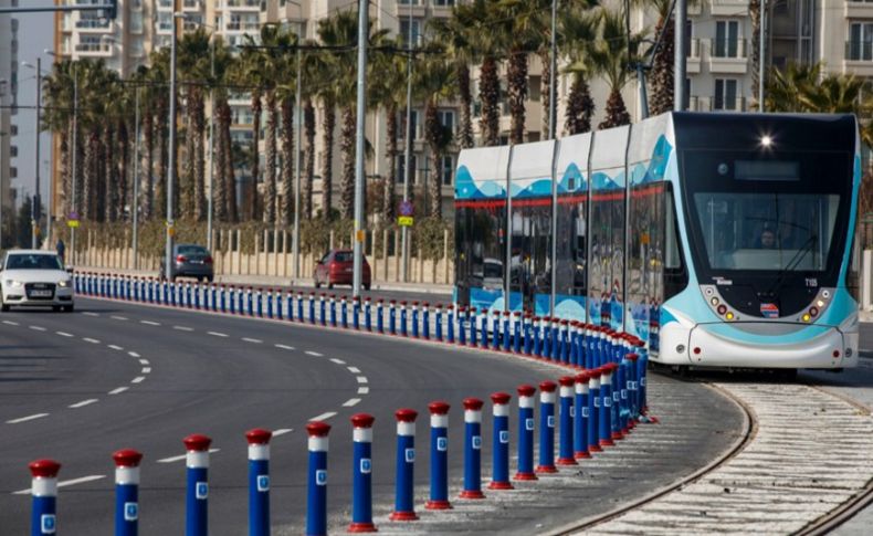 İzmir'de ulaşım sağlıkçılara 3 ay daha ücretsiz!