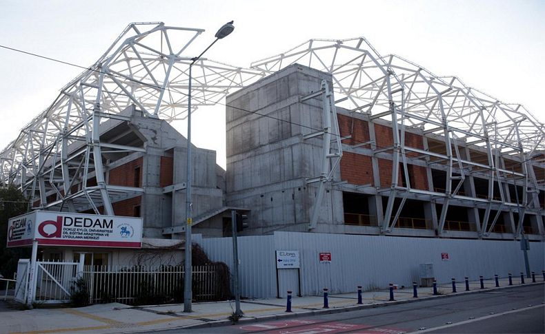 İzmir'de yeni yıla yeni statlar