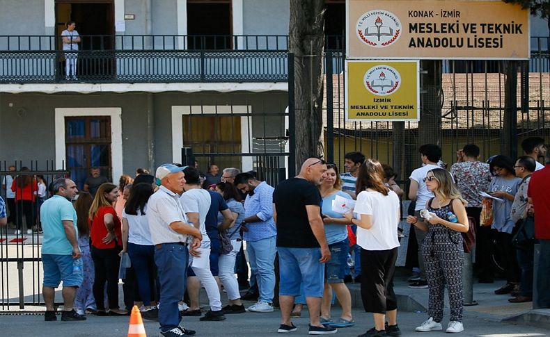 İzmir'de YKS heyecanı