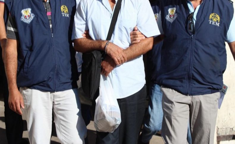 İzmir'deki FETÖ operasyonunda 18 tutuklama