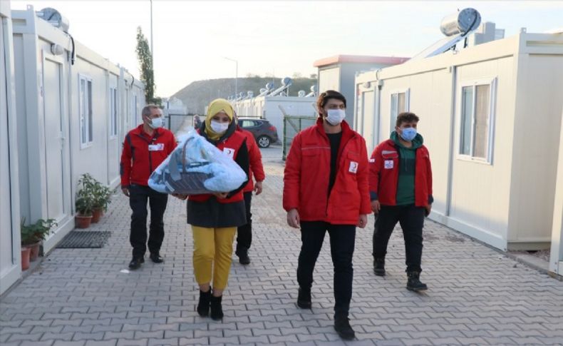 İzmir'deki konteyner kentin 'ilk bebeği' dünyaya geldi