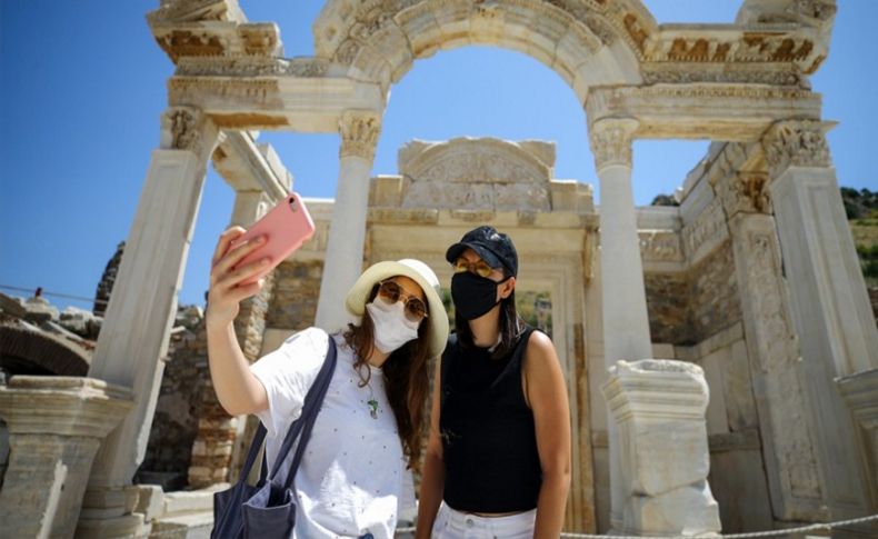 İzmir'deki müze ve ören yerlerinin ziyaretçi sayısı açıklandı! En çok Efes'e geldiler