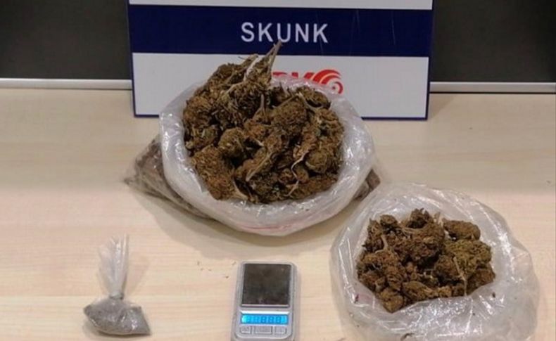İzmir'deki uyuşturucu operasyonunda 2 kişi tutuklandı
