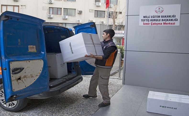 İzmir'deki öğrencilerden Muş'taki arkadaşlarına kırtasiye desteği