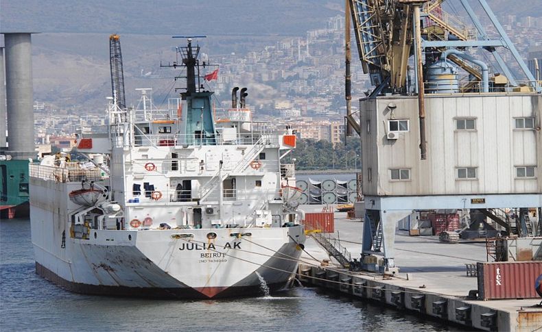 İzmir'e gemi ile 5 bin 391 angus getirildi