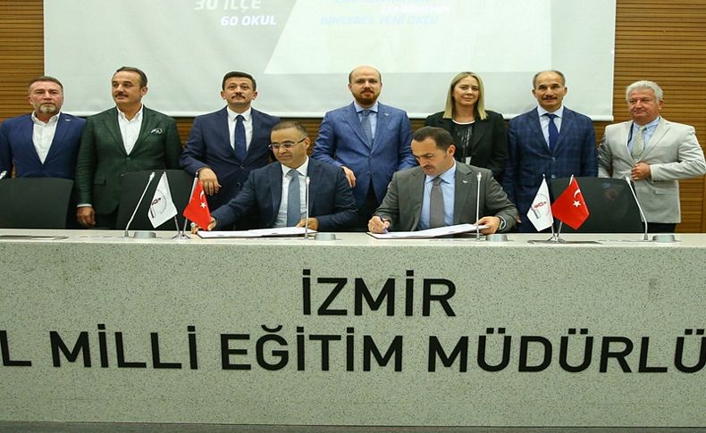 İzmir'e okçular okulu... Bilal Erdoğan protokol imzasına geldi