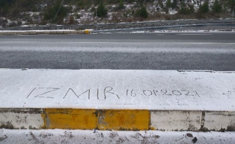 İzmir'e yılın ilk karı düştü