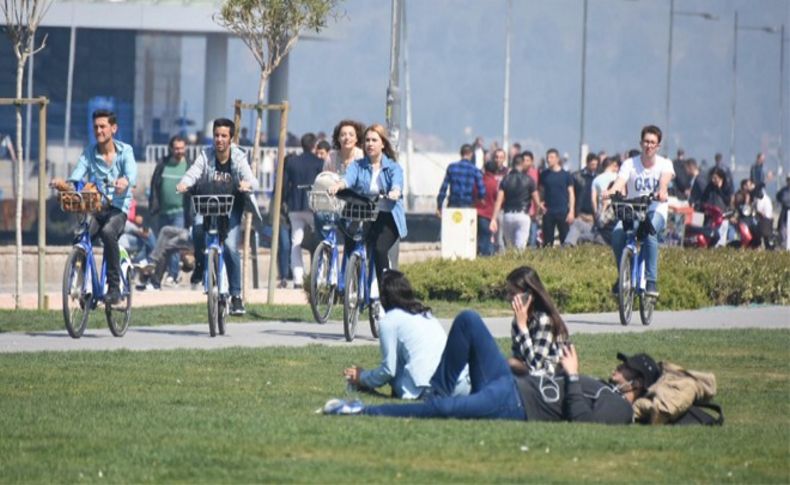 İzmir güneşin keyfini çıkardı