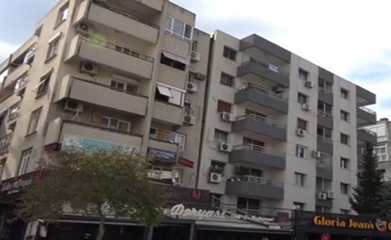 İzmir'in eğik apartmanlarında tehlike sürüyor