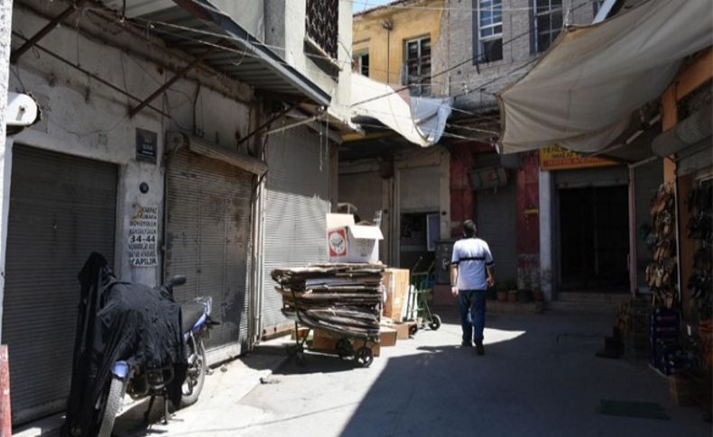 İzmir'in göbeğinde çok ilginç bir yerleşim: Erkekler mahallesi!