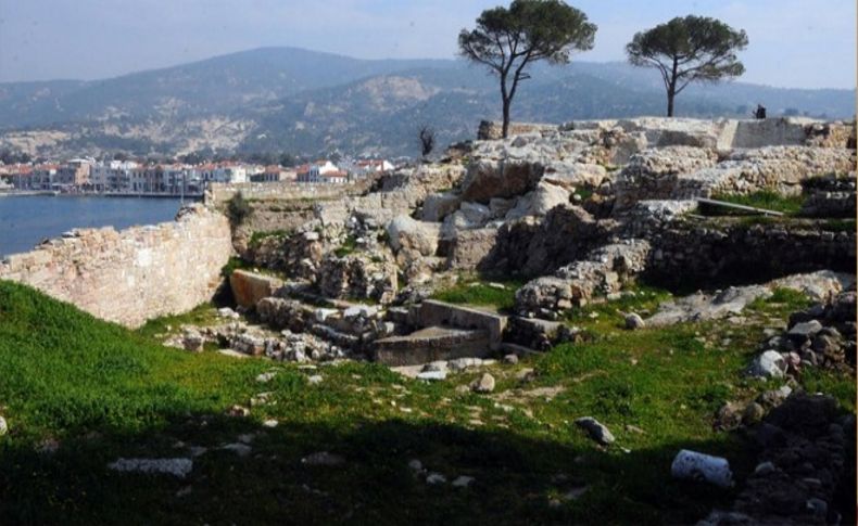 İzmir'in her köşesinden tarih fışkırıyor