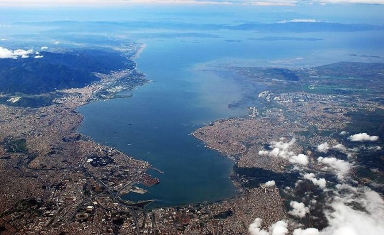 İzmir’in ‘kötü koku’ isyanı İZSU'dan açıklama... Kaçak deşarj şüphesi!