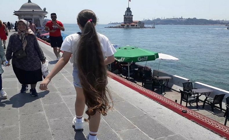 İzmir'in rapunzeli rekor belgesini aldı