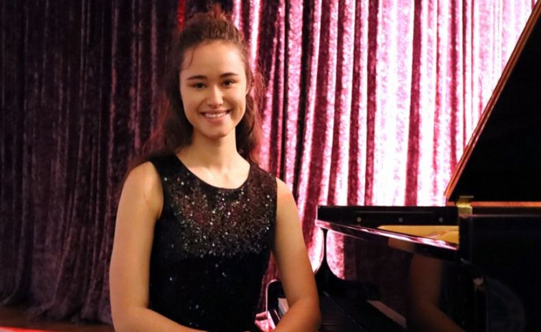 İzmirli genç piyanist, uluslararası yarışmada birinci oldu