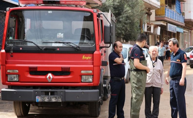 İzmir sel yaralarını sarıyor