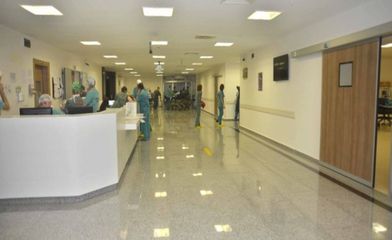 İzmir Katip Çelebi Üniversitesi hastanesinde günde 130 ameliyat yapılıyor