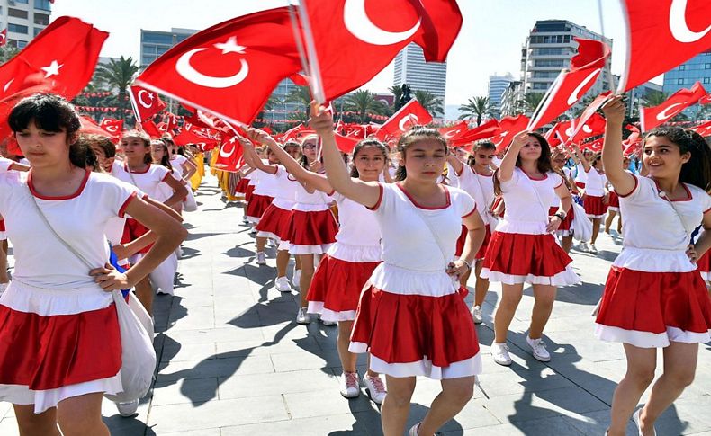 İzmirli çocuklar 23 Nisan'a hazırlanıyor