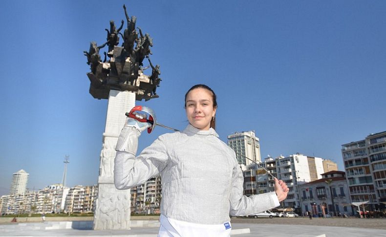 İzmirli Deniz eskrimde Avrupa şampiyonu oldu