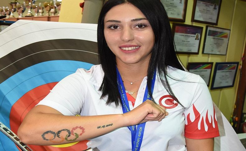 İzmirli Yasemin Ecem'den 2 gümüşle final