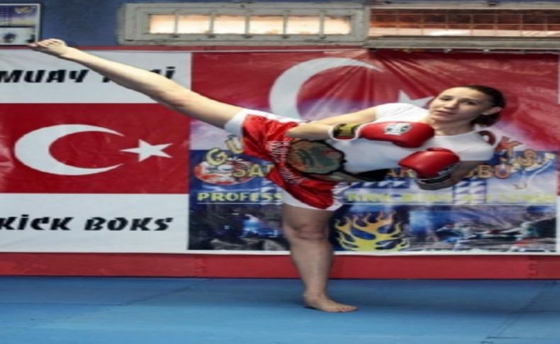 İzmirli Yeliz'e büyük onur