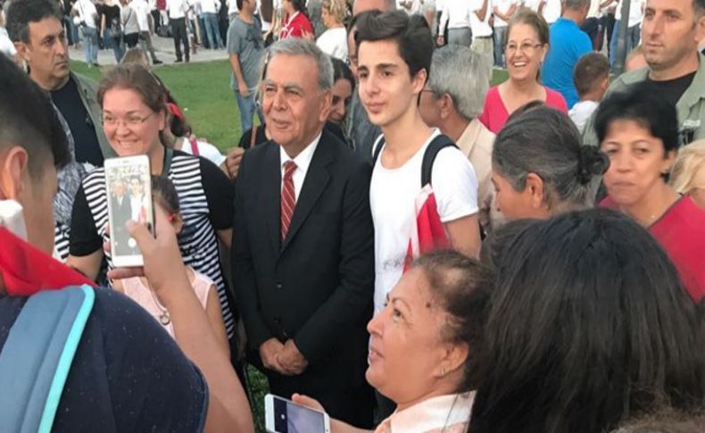 İzmirliler Kocaoğlu'na sahip çıktı!