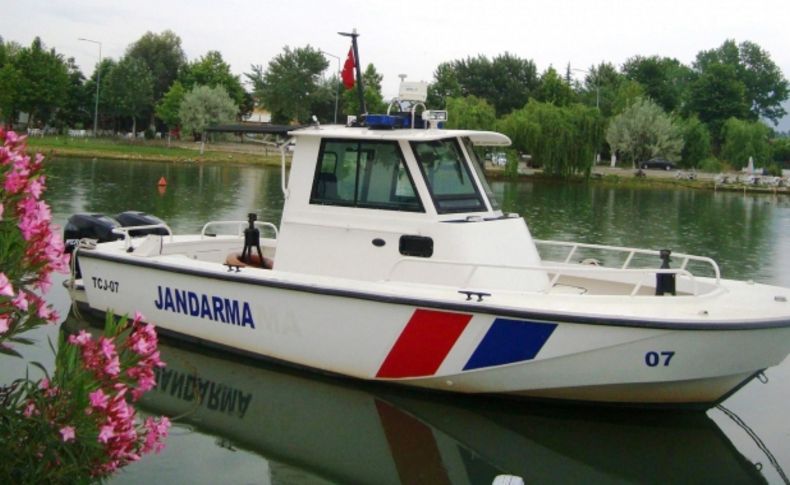 Jandarma ekipleri 12 ton midye ele geçirdi