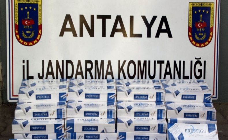 Jandarma, Manavgat'ta bin 340 paket kaçak sigara ele geçirdi
