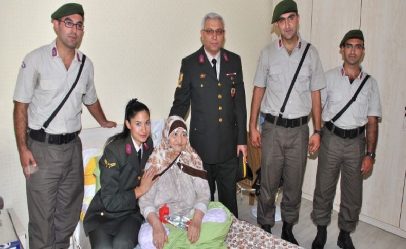 Jandarma yaşlıları unutmadı