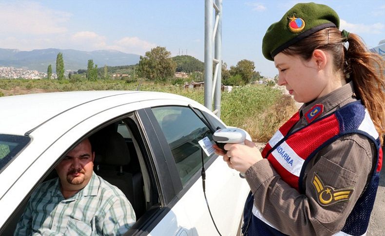 İzmir'de jandarmadan yeni nesil teknoloji ile uygulama