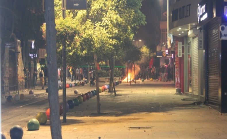 Kadıköy'de izinsiz gösteriye polis müdahalesi