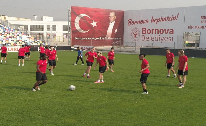 Kadın A Milli Futbol Takımı yarın Hollanda ile karşılaşacak