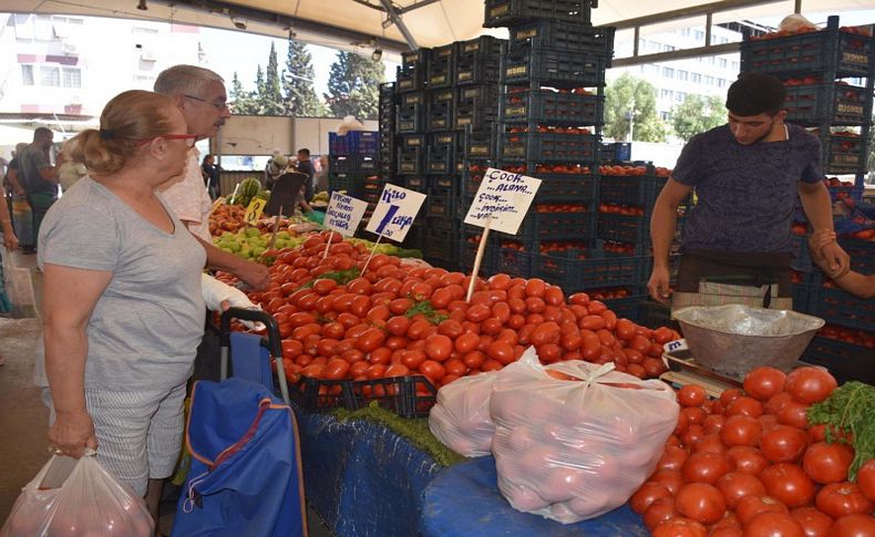 Kadınlar mutfakta kış hazırlıklarına başladı