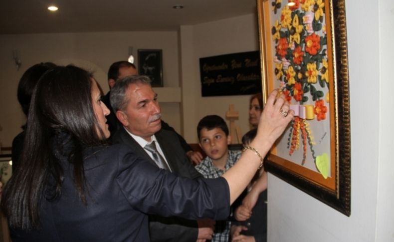 Kağıt kıvırma sanatı kursiyerleri sergi açtı