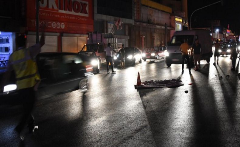 Kamyona çarpan motosiklet sürücüsü öldü