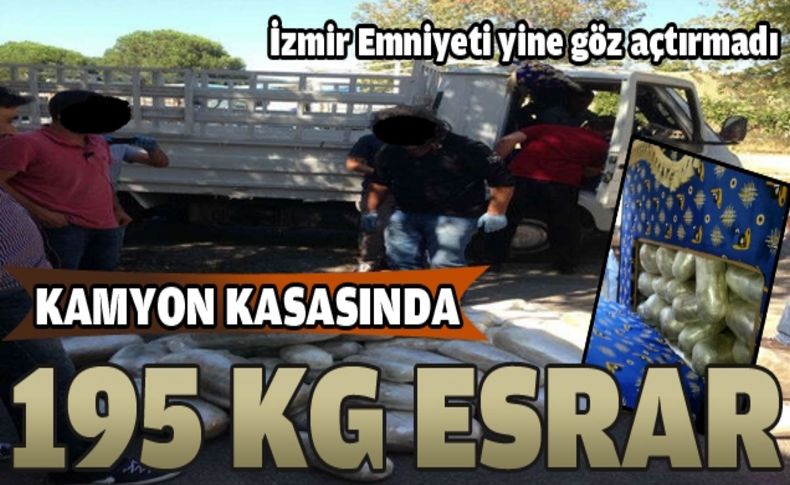 Kamyonette gizlenmiş esrar ele geçirildi
