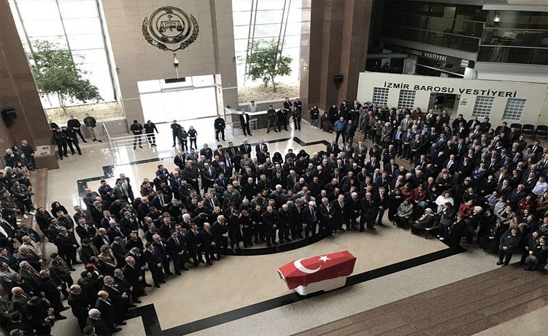 Kansere yenik düşen mahkeme başkanı toprağa verildi